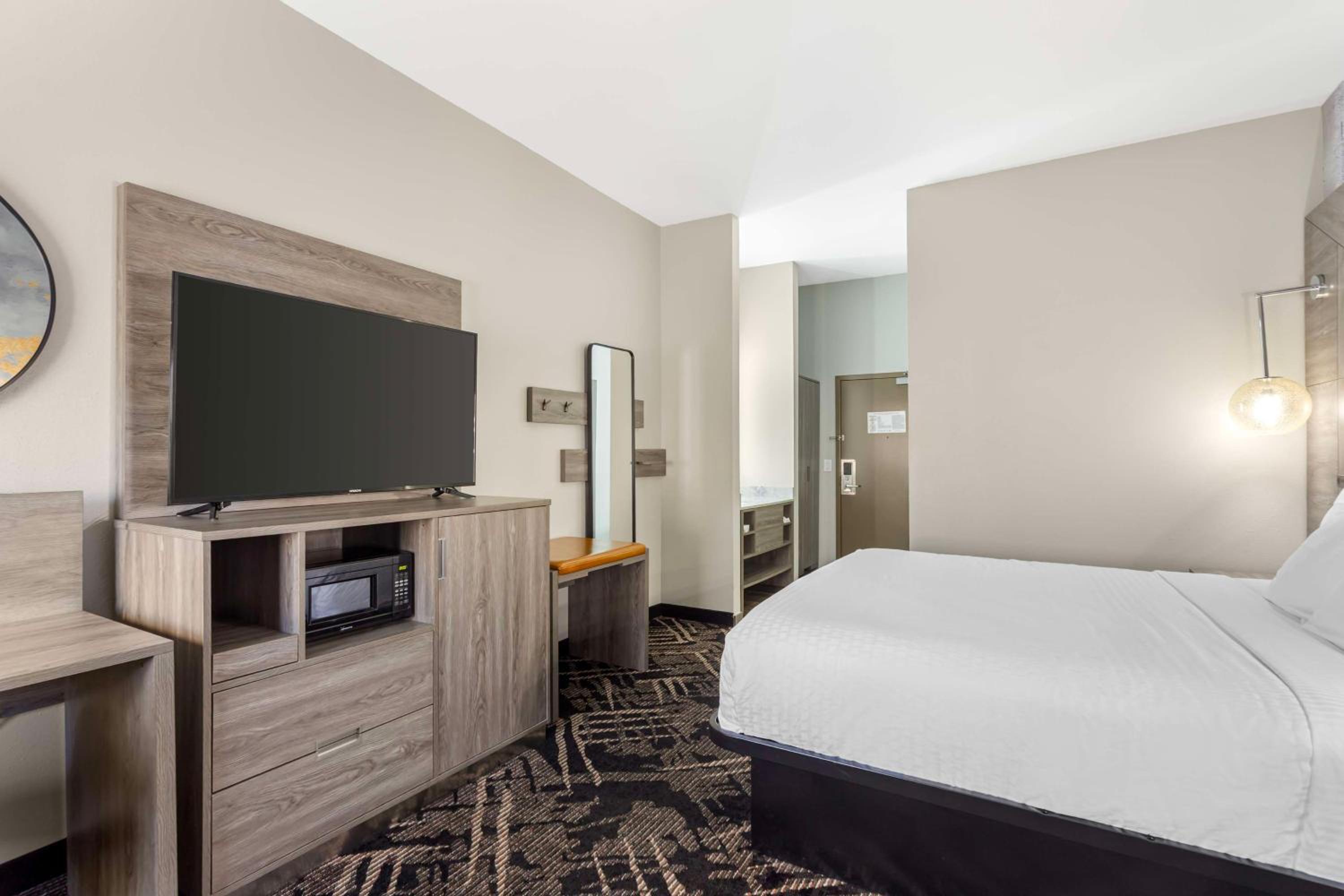 Room, King Bed, Hot Tub