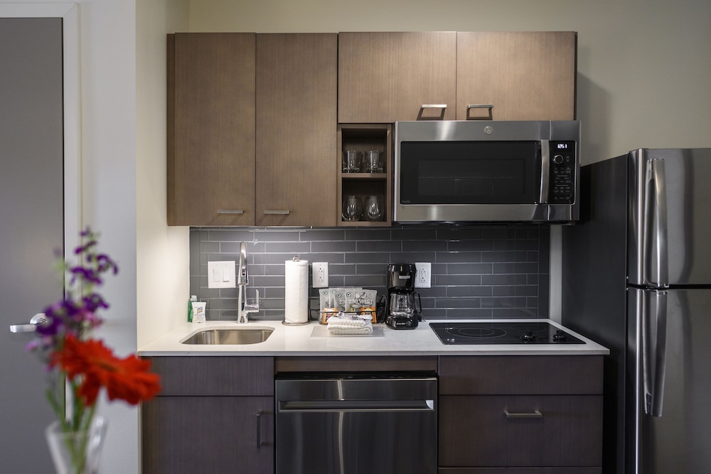 Hyatt House Indianapolis / Fishers 57/68