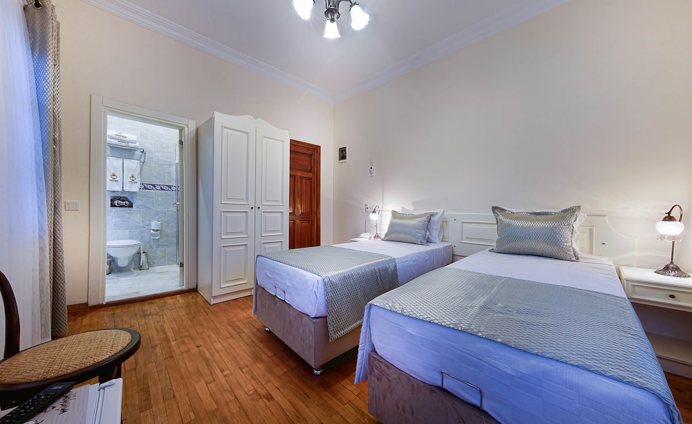 Minyon Hotel 13/74