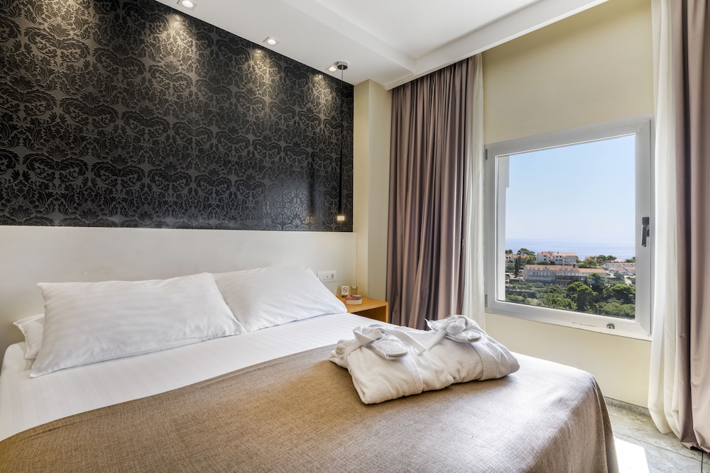 Lero Hotel 15/82