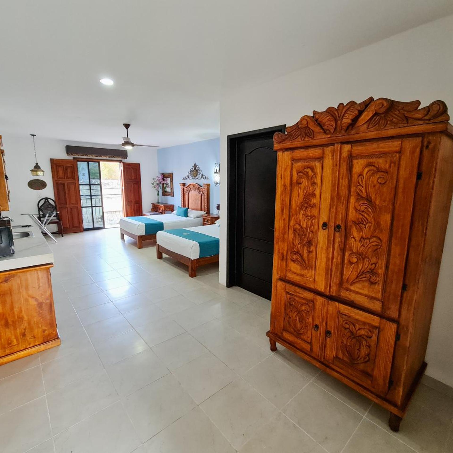 Hotel Fundadores 10/50