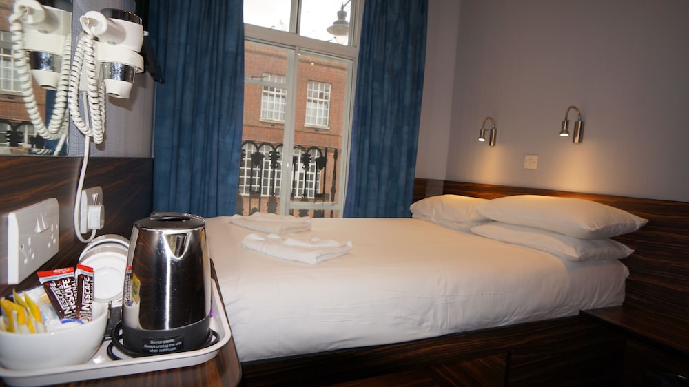 Crestfield Hotel 15/50
