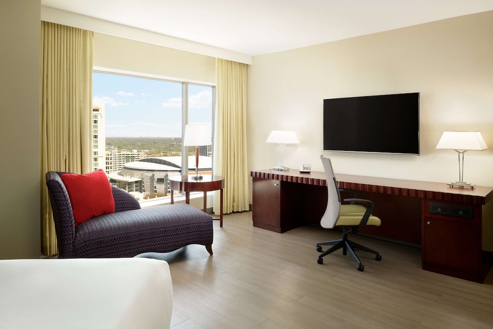 Hilton Charlotte Uptown (ex Hilton Charlotte Center City) 63/82