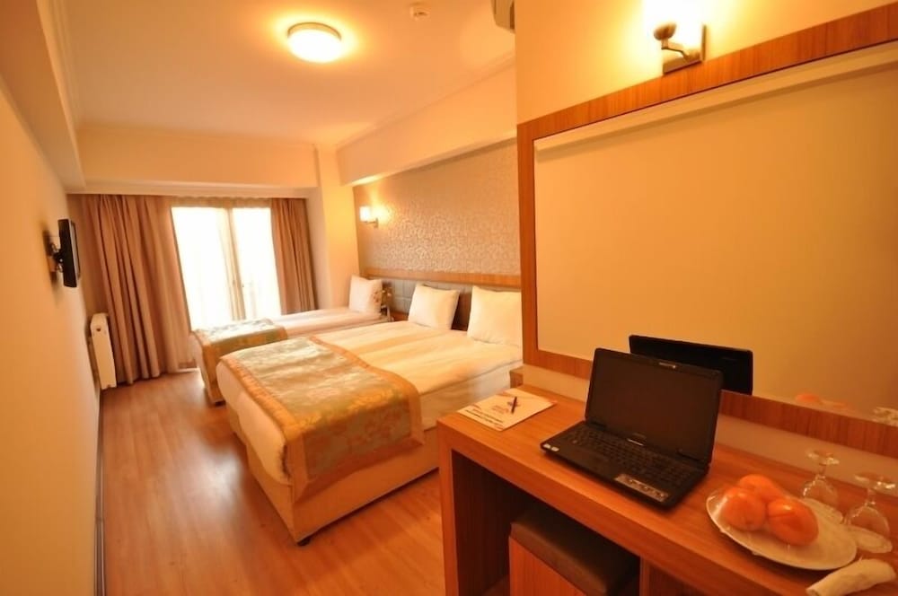 Grand Anzac Hotel 19/33