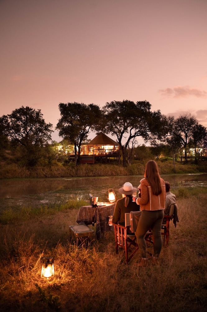Hamilton Tented Camp 49/56