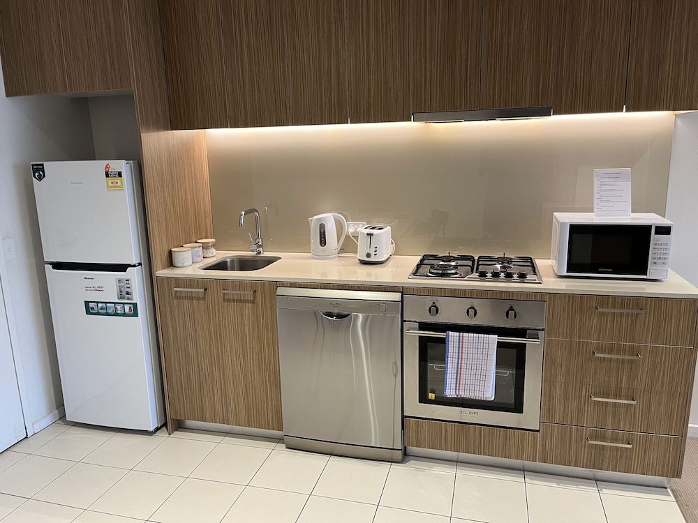 Tasha's Apartments on Morphett 39/50