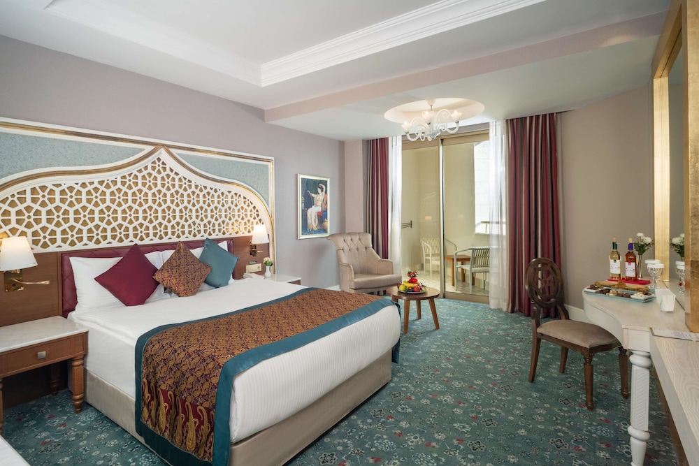 Royal Taj Mahal Hotel 15/50