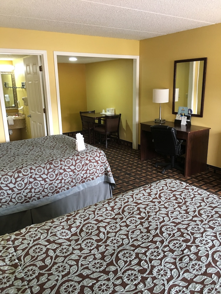 Days Inn By Wyndham Orange City/Deland 13/39