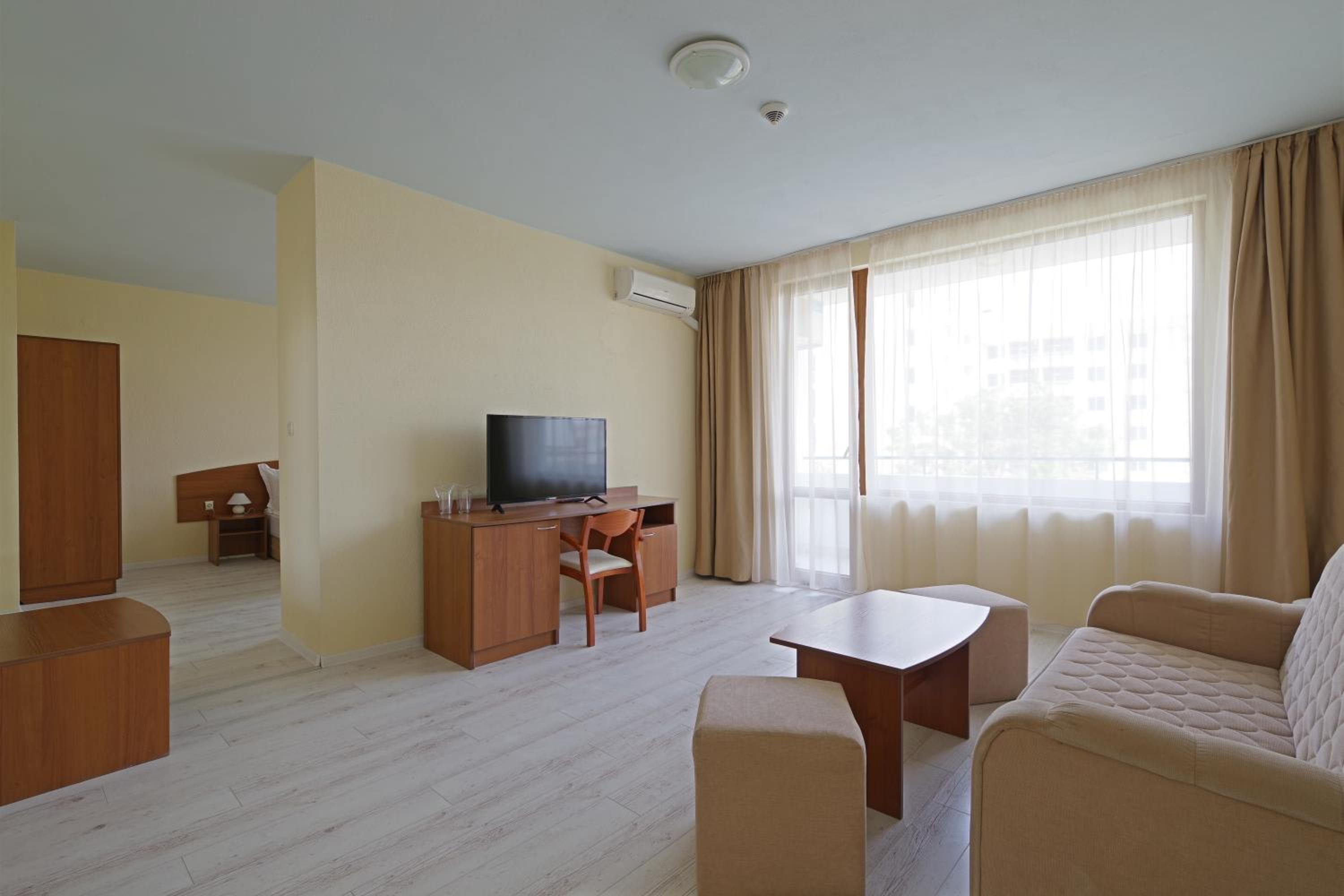 Perla Plaza 30/50