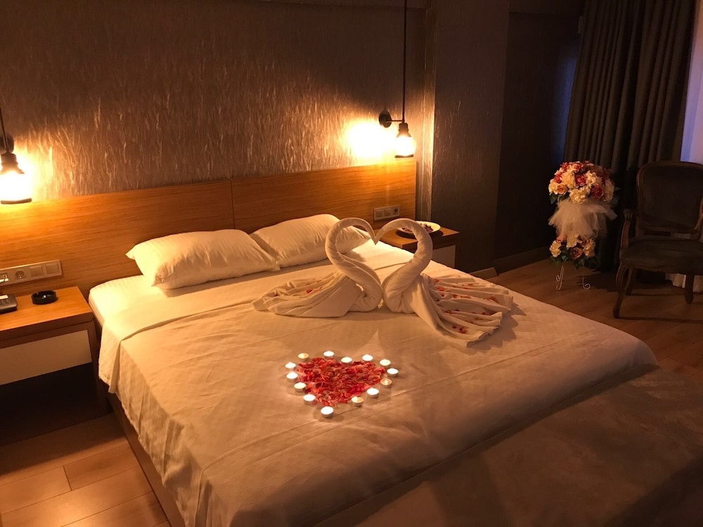 Beypalas Hotel 10/29