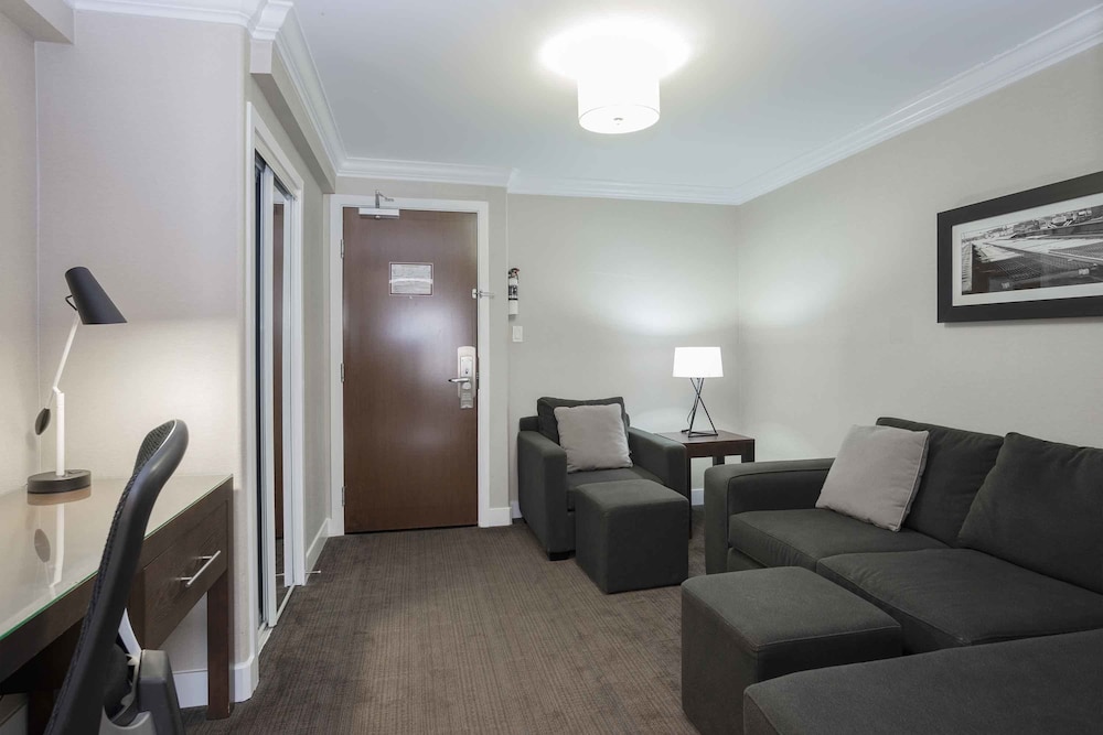 Sandman Signature Prince George Hotel 34/47