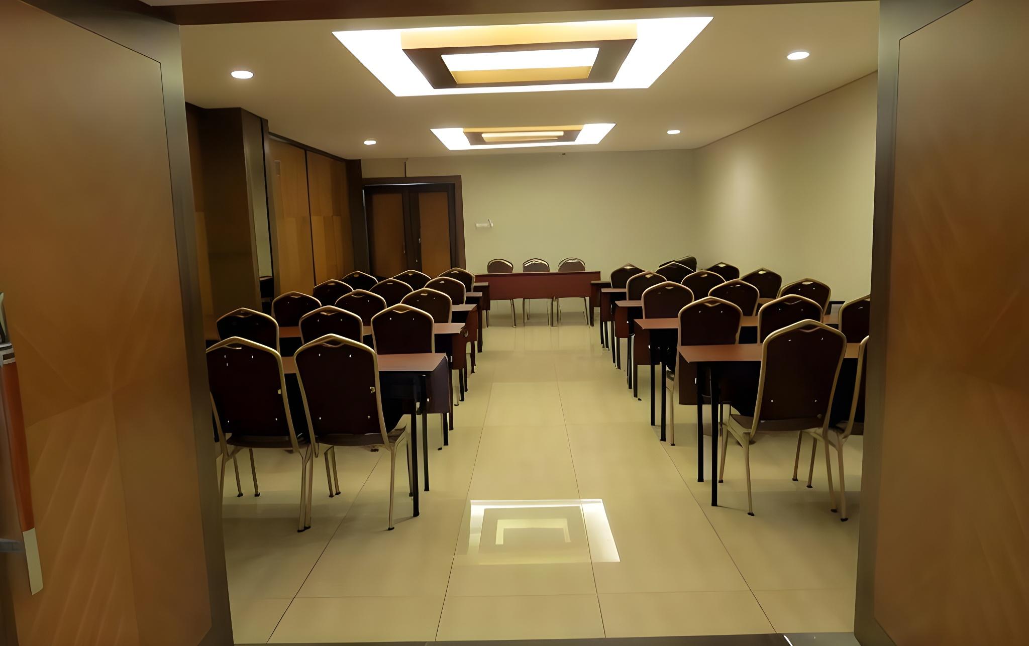 Anggrek Gandasari Hotel 23/34