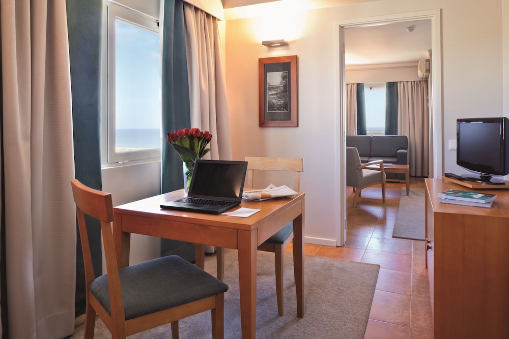 Ozadi Altura Beach Resort 50/68