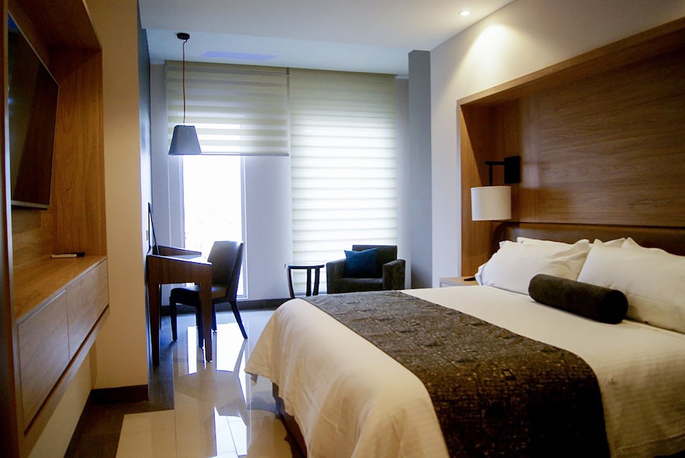 Hotel Real Maestranza 25/69