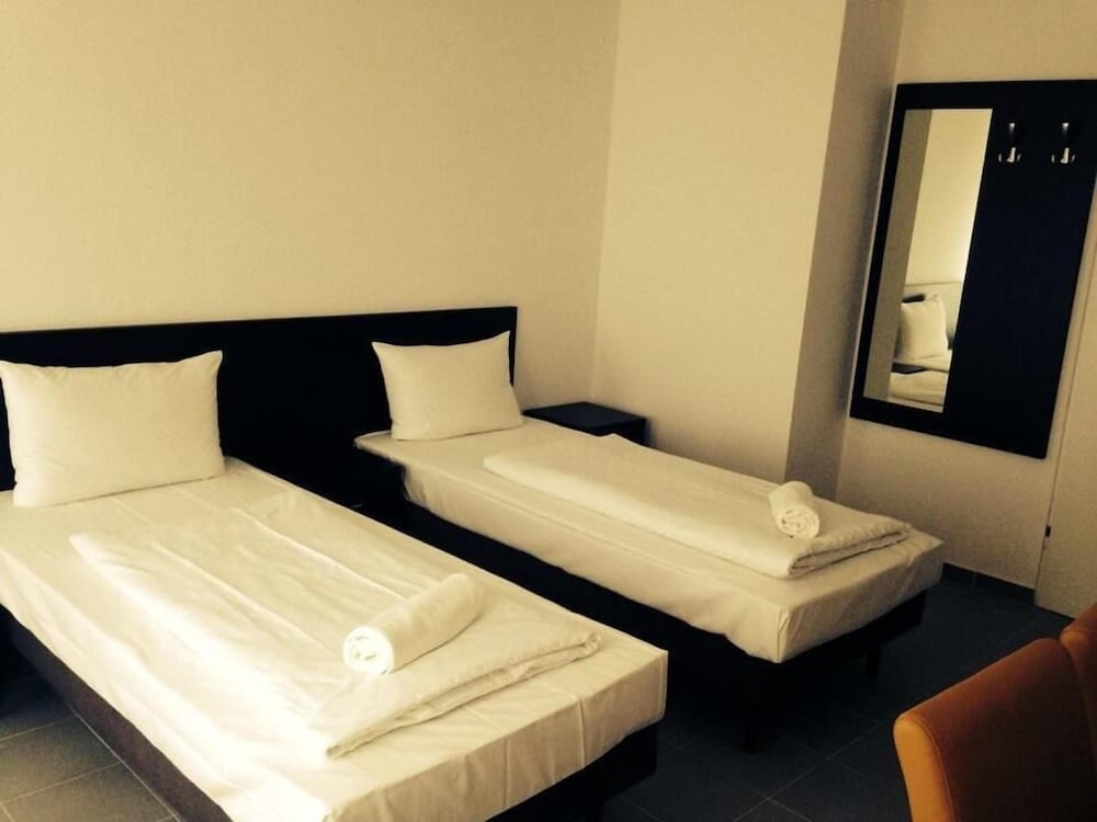 Mosel Hotel 7/18