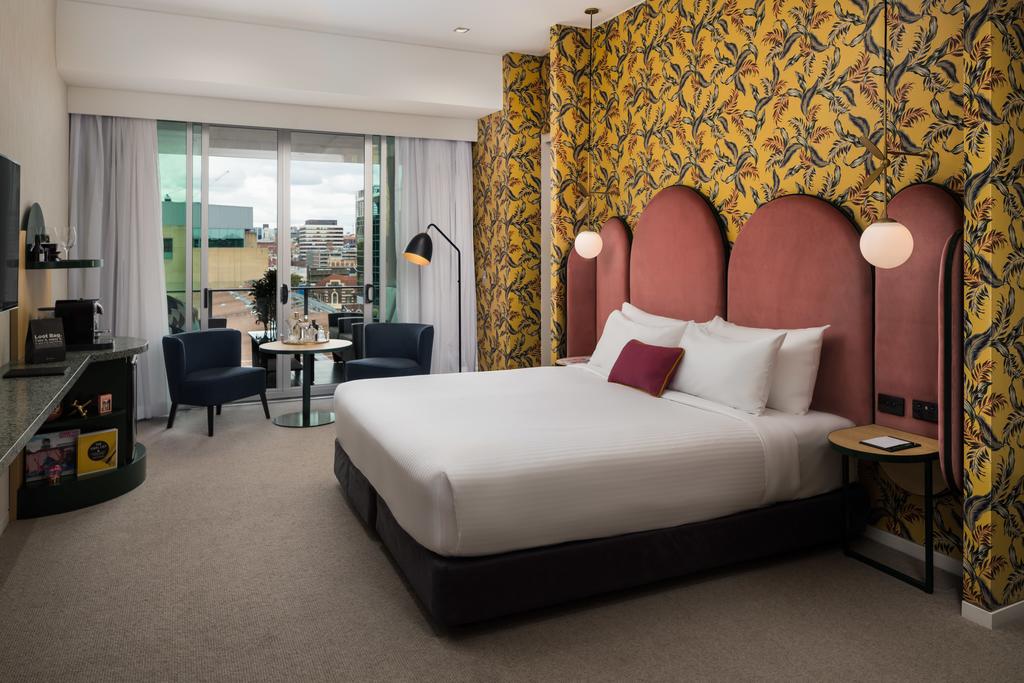VALLEY, QUEEN BED