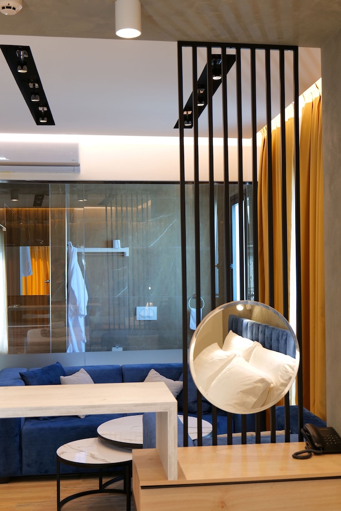 Hotel Triumf 50/50