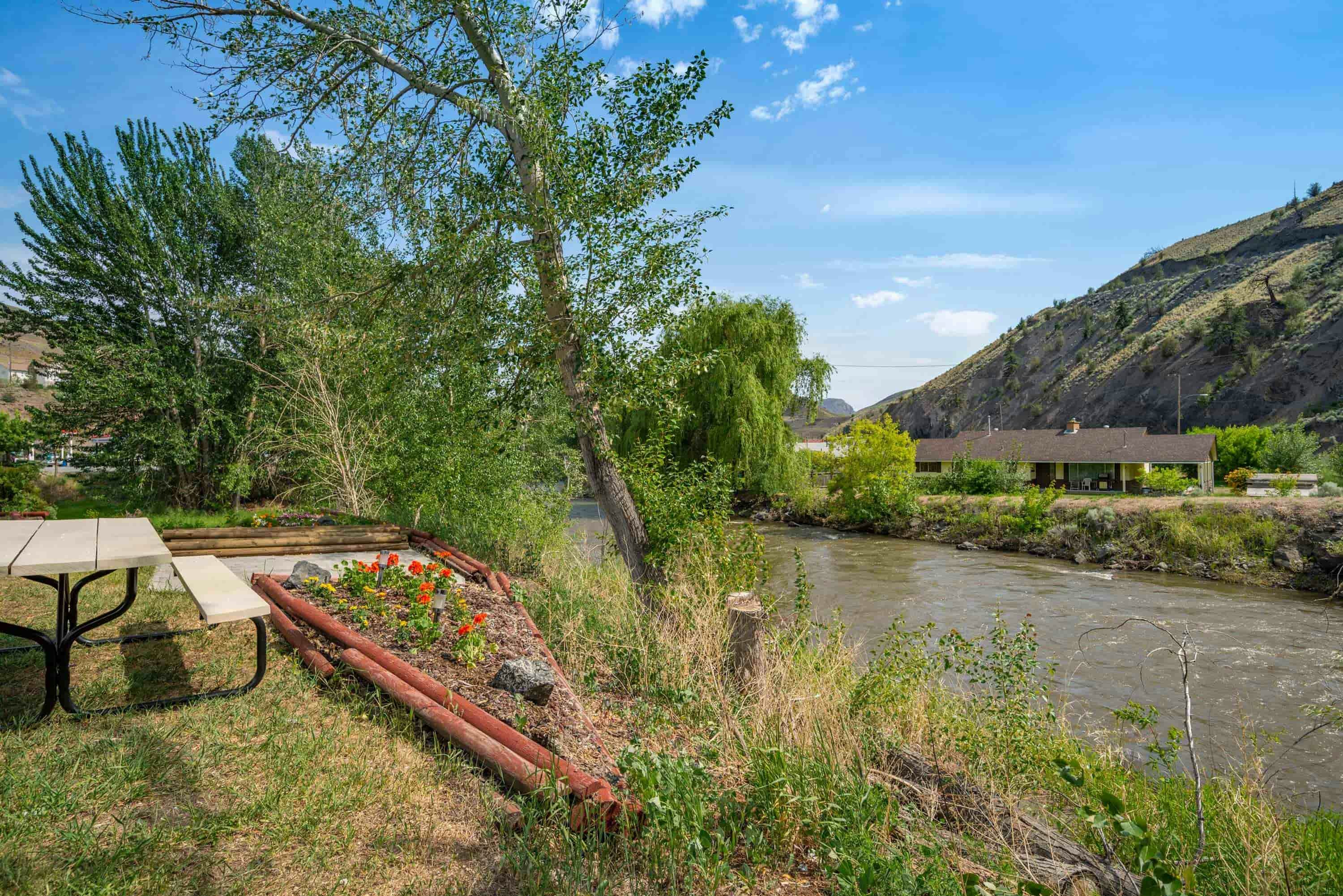 Sandman Inn Cache Creek 33/34