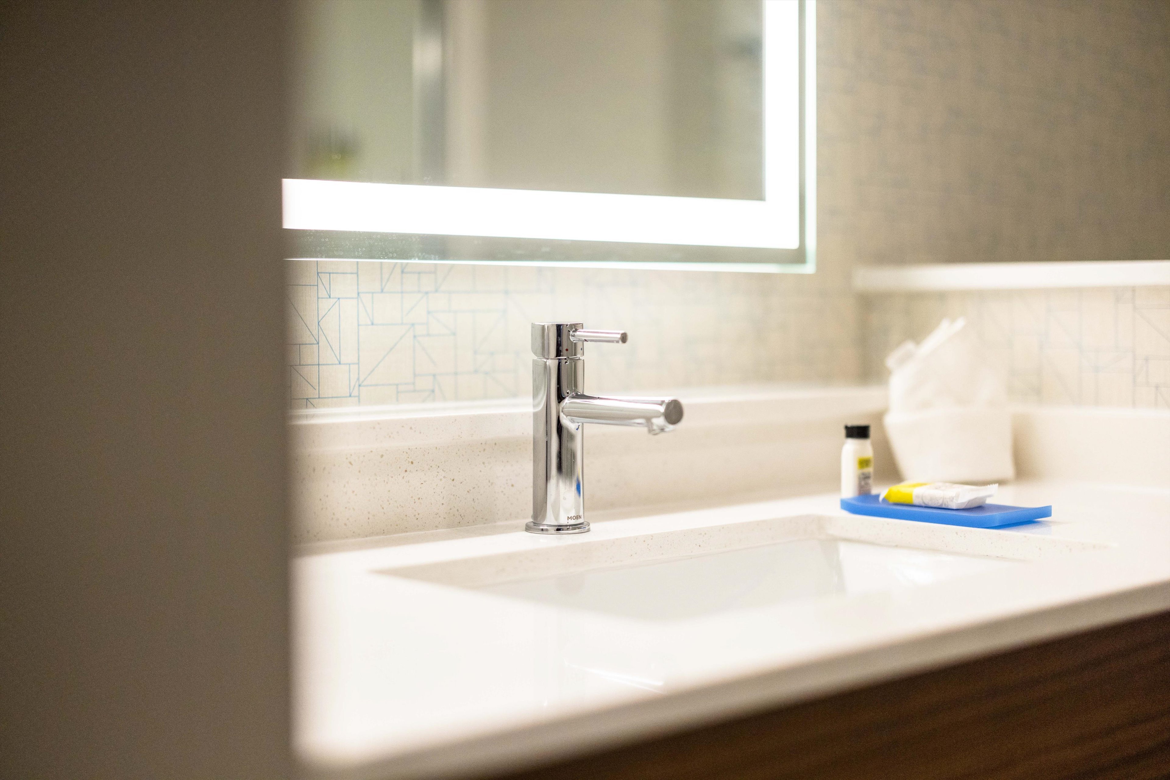 HOLIDAY INN EXPRESS AND SUITES SAN JOSE SILICON VALLEY 62/64