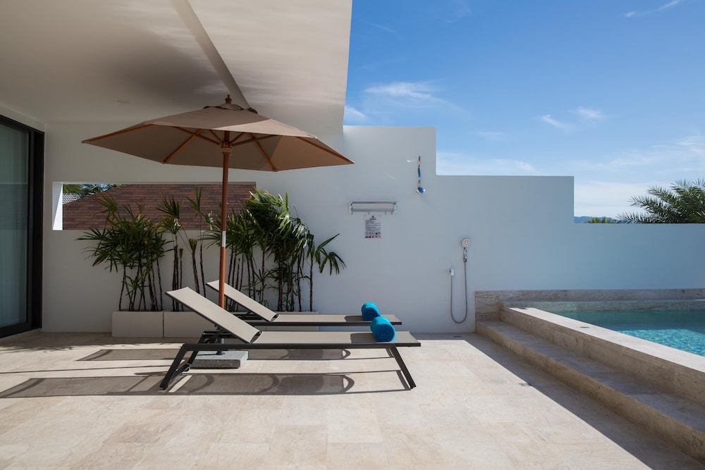 SKYE BEACH HOTEL 23/50