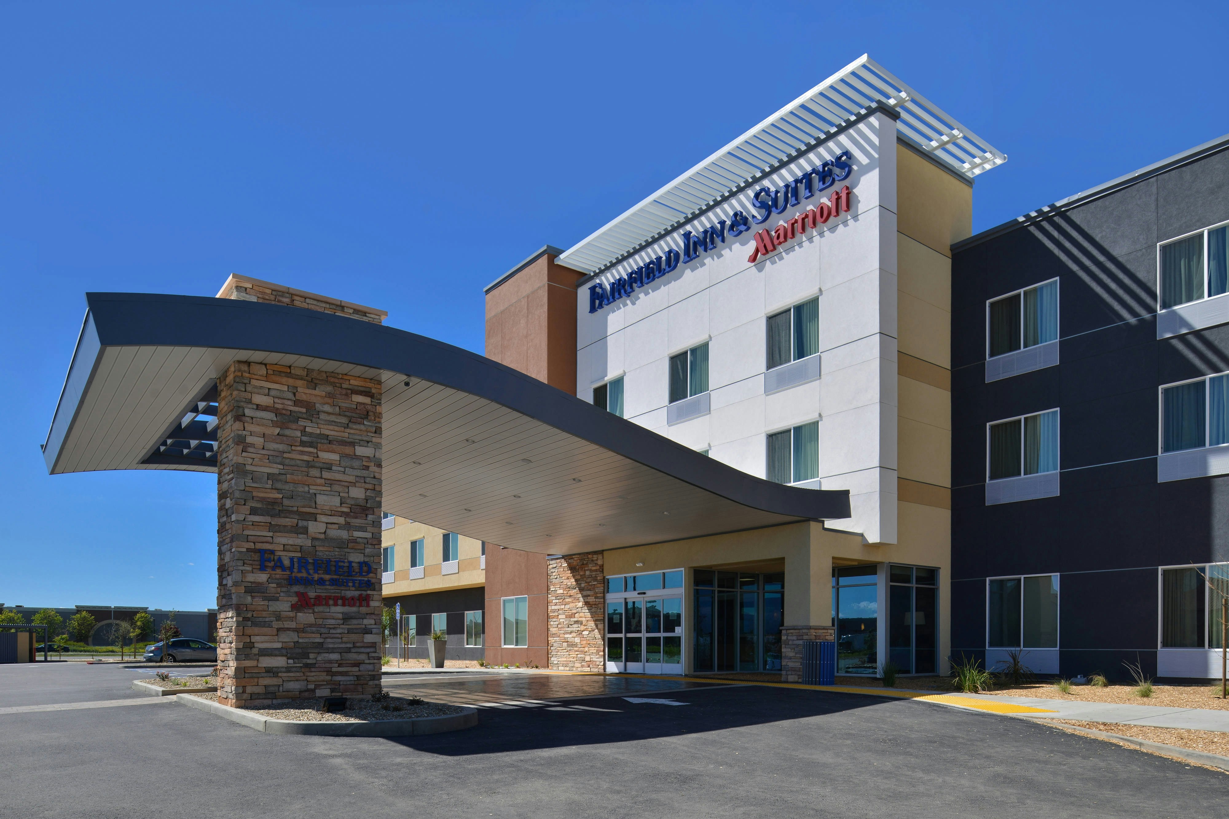 Fairfield Inn And Suites By Marriott Sacramento Airport Woodland 43/44