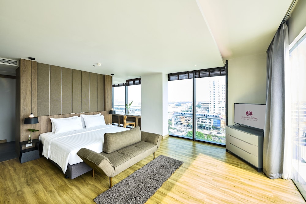 TK. Palace Hotel & Convention Bangkok 79/160