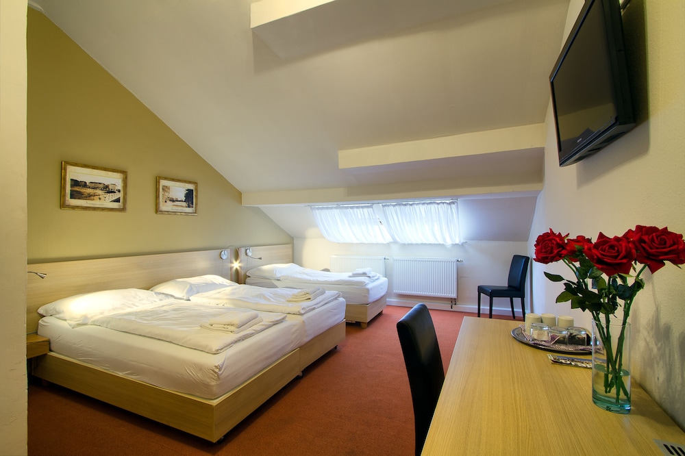Taurus Hotel Prague 25/65