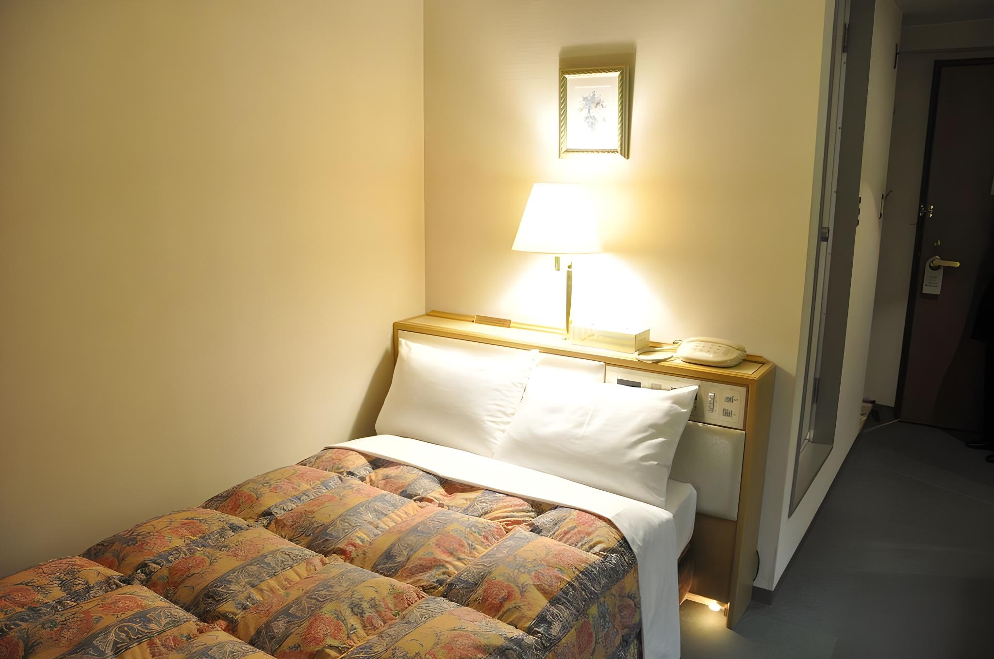 Semi Room, Economy, Semi Double Bed, Smoking