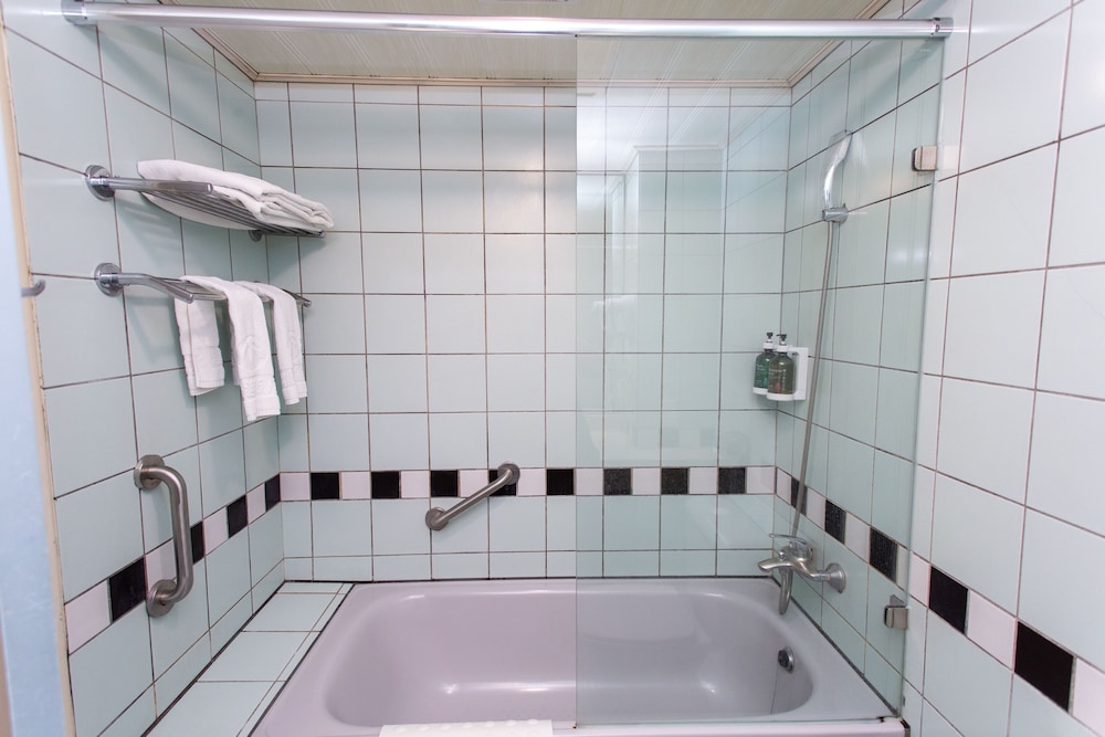 Ardi Hotel 45/45