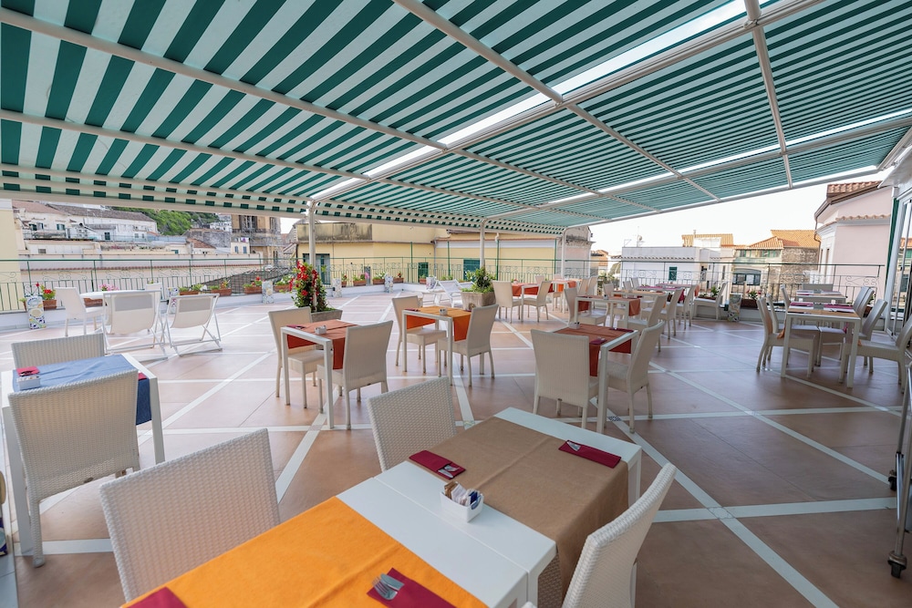Hotel Amalfi 61/79