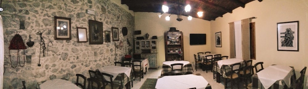 Hariklia Rent Rooms 12/36