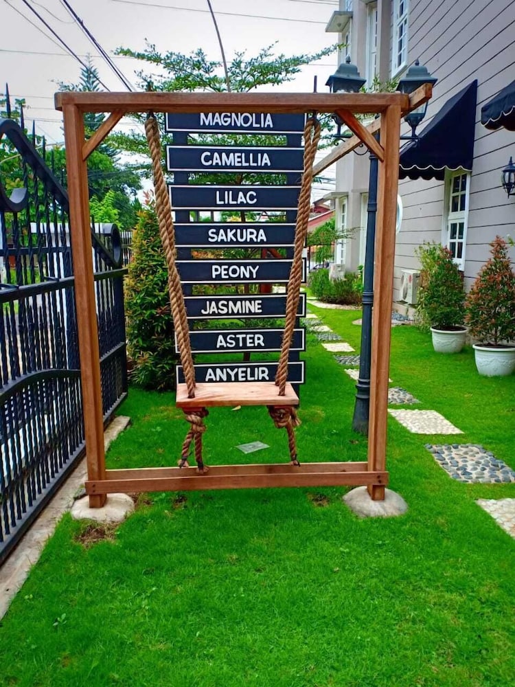 Omah Madam Bed & Breakfast 38/44