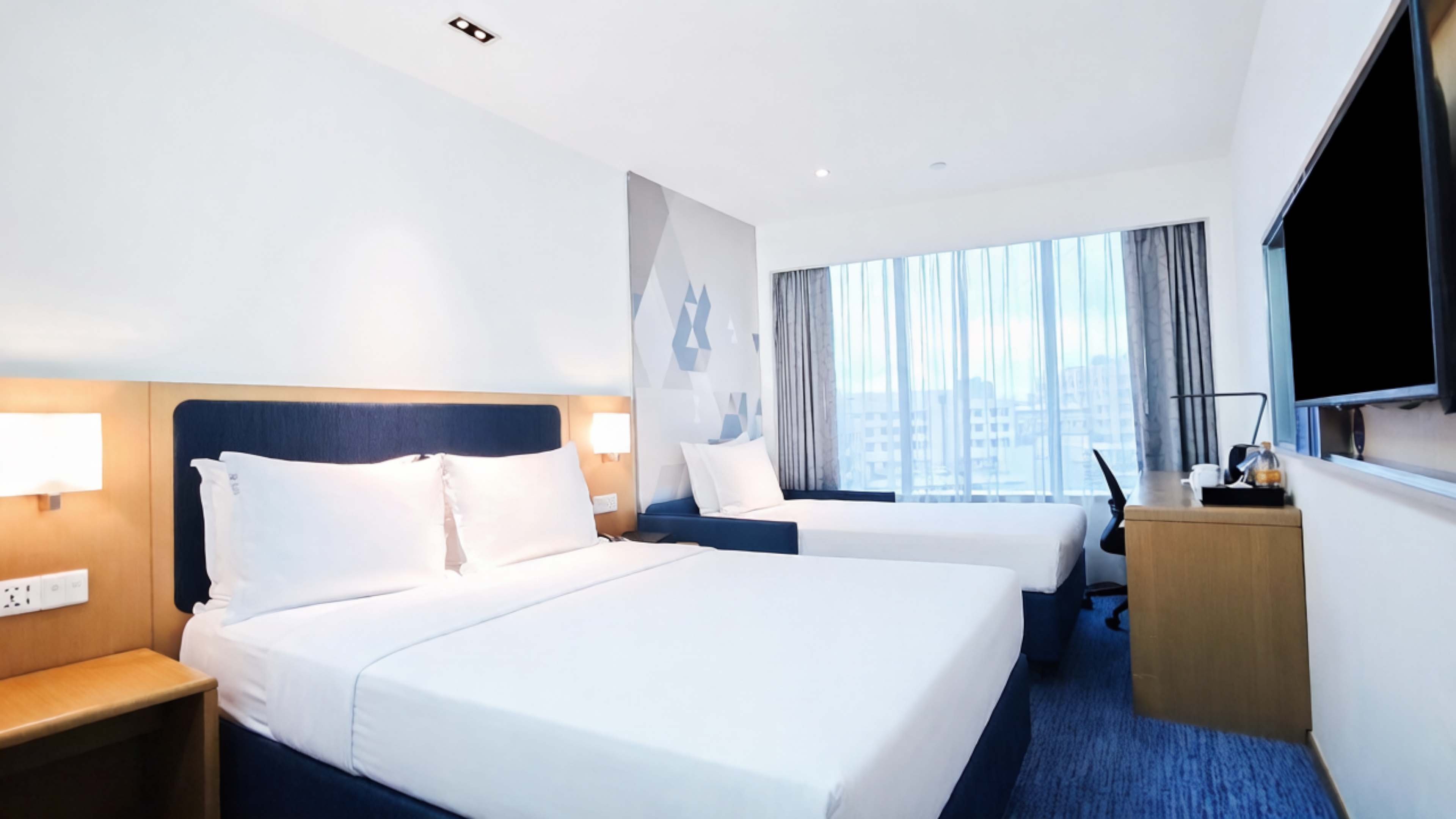 Standard, Queen Bed, Extra Floor Space