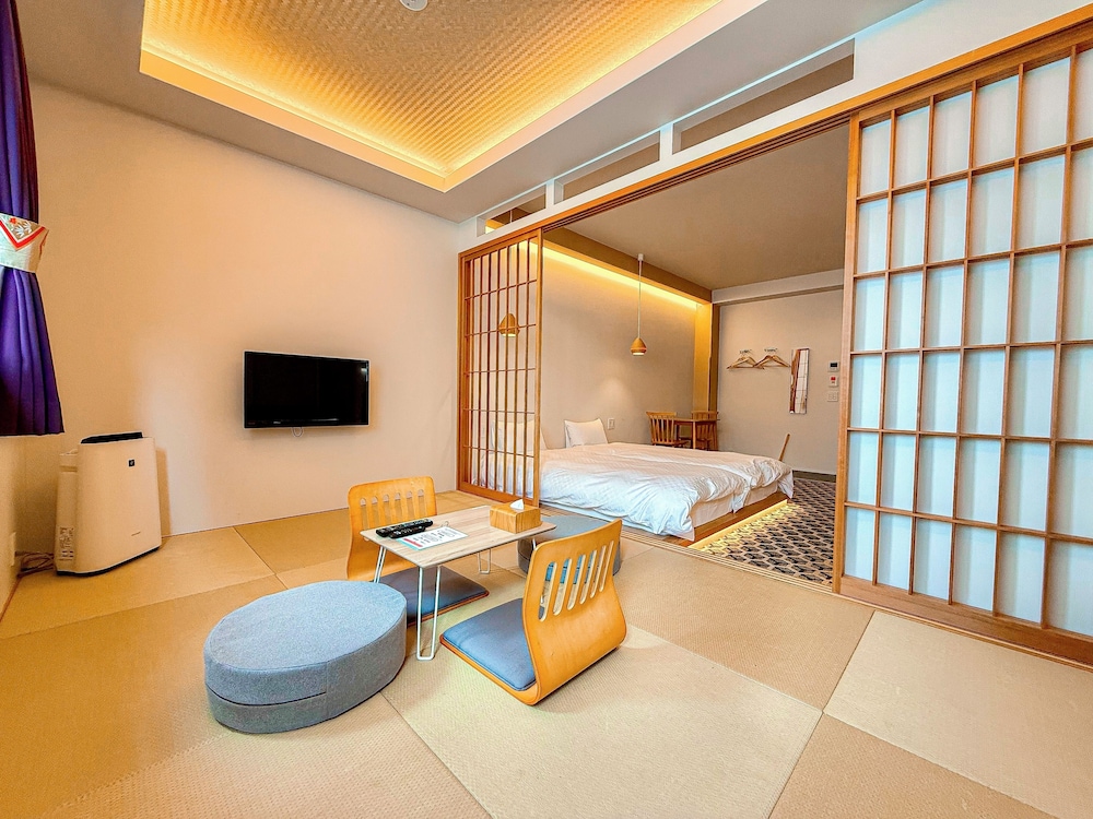 غرفة عائلية بسريرين منفصلين وفرشتي فوتون بحوض استحمام، Hotel Imagine Kyoto 10/10