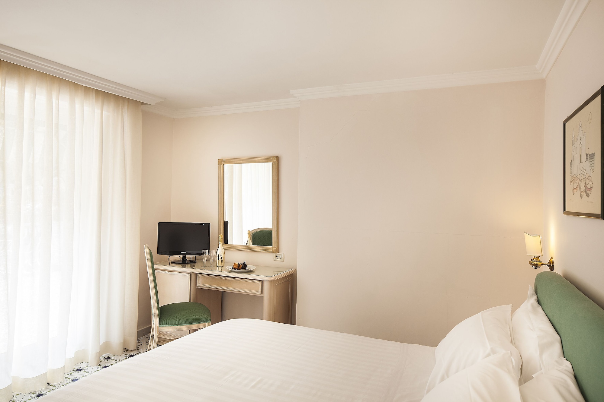 SUPERIOR, DOUBLE BED