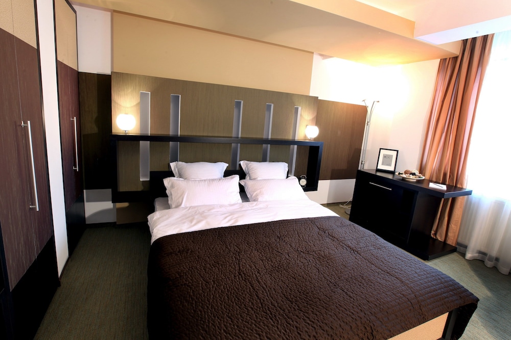 Ambiance Hotel 10/26