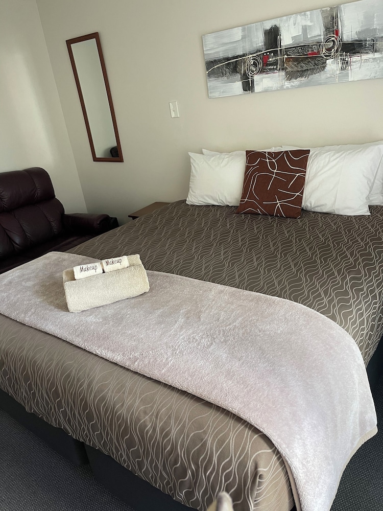 Spa, Studio, King Bed، Amalfi Motor Lodge 2/5