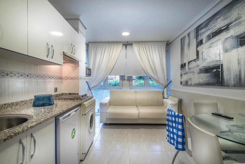 APARTAMENTOS LAS BRISAS 23/49