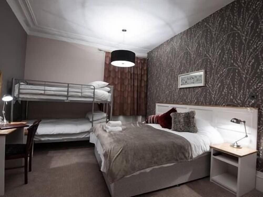 The Parkwood Hotel 2/20