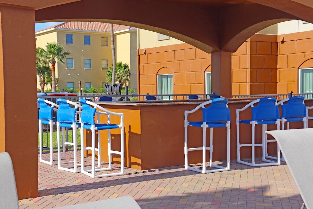 Holiday Inn Express Suites South Padre Island 49/62