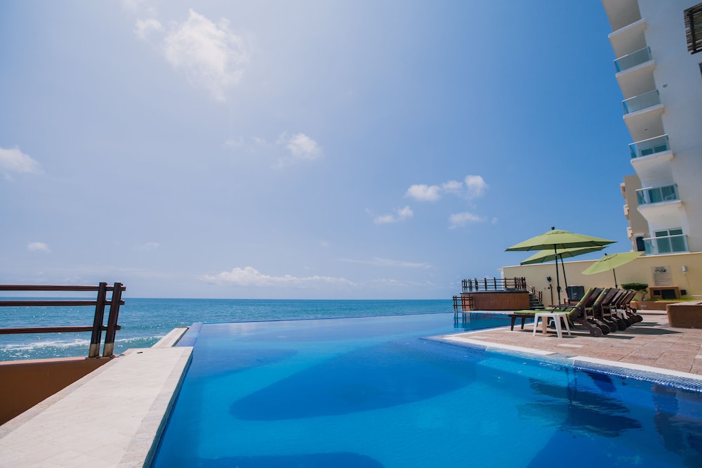 Torrenza Boutique Resort 44/48