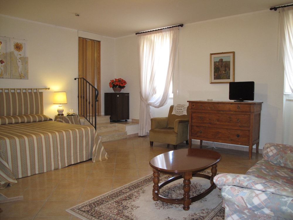 Hotel Umbra 24/50