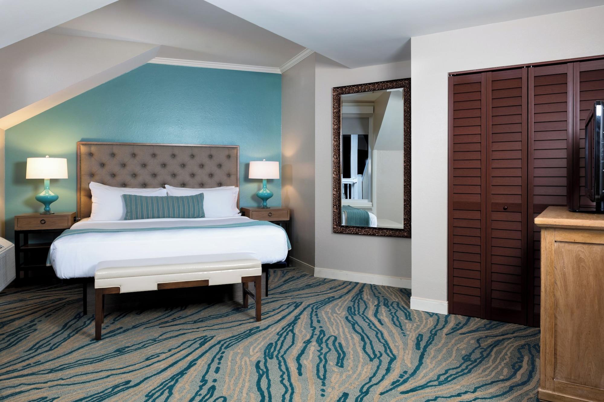 1 Bedroom, Suite, King Bed, Ocean Front, Kitchenette