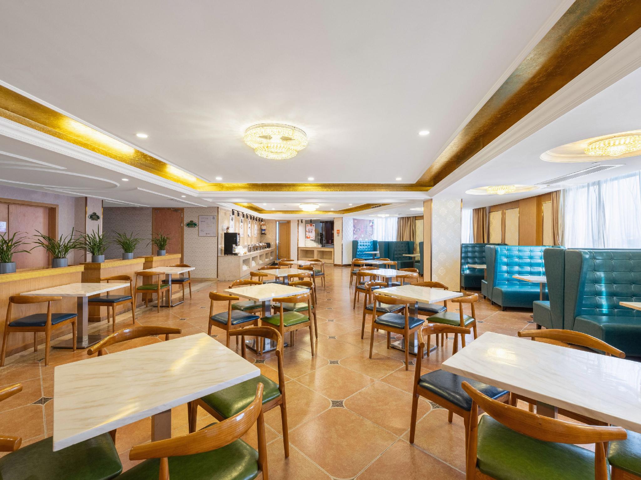 Vienna Hotel (Guangzhou Baiyun Airport Huadu Avenue) 43/58