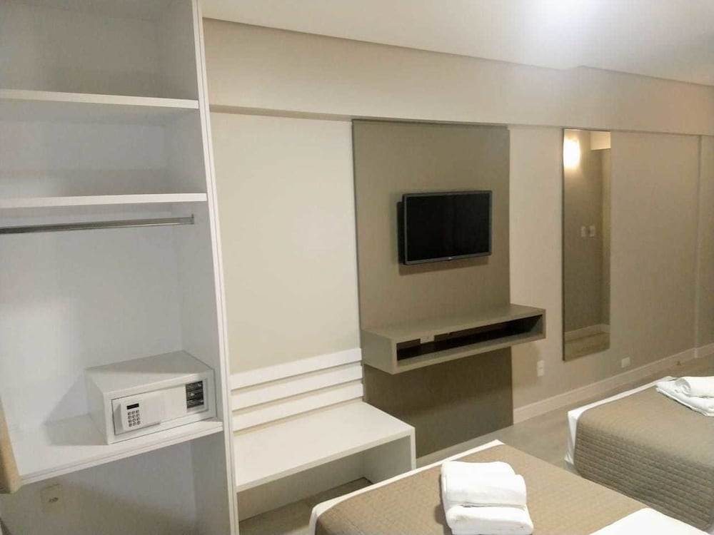 Vestena Hotel Indaial 21/23