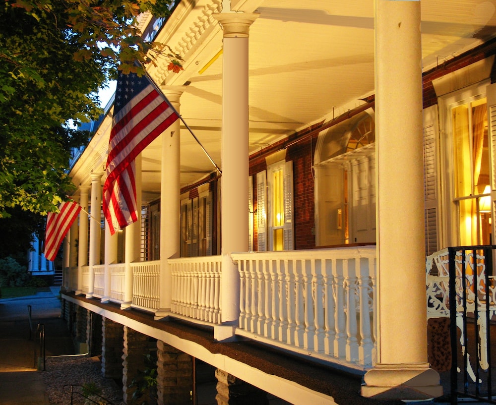 Middlebury Inn 1/68