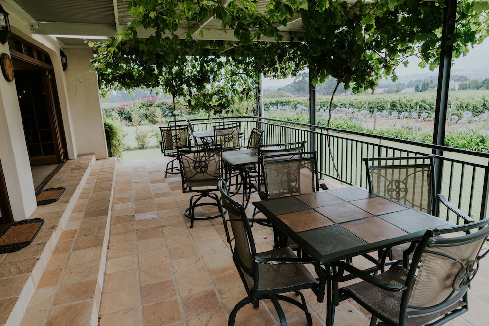 Cana Vineyard Guesthouse 53/76