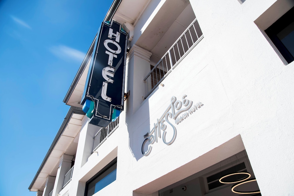 Cottesloe Beach Hotel 2/68