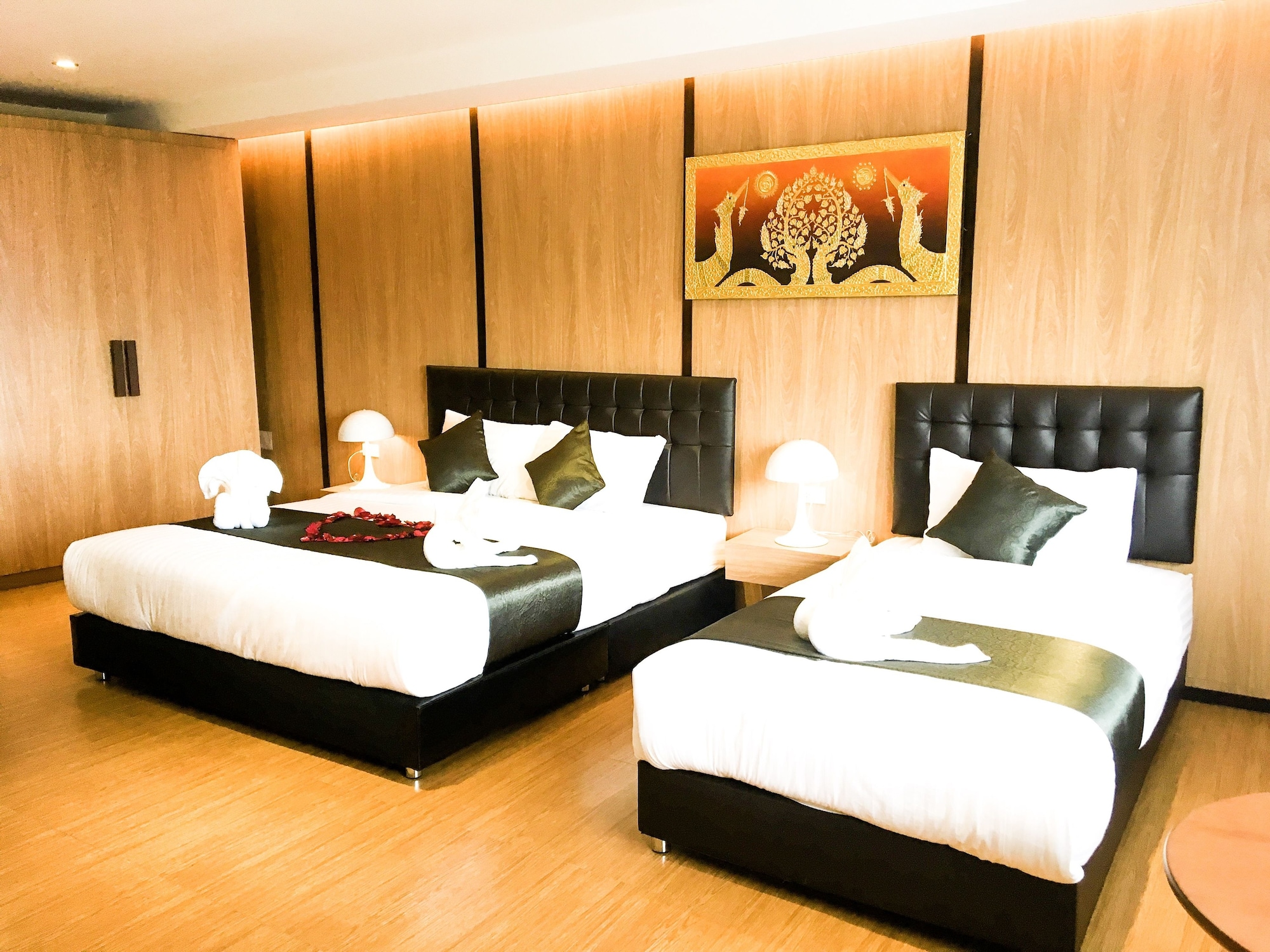 ROOM, TRIPLE