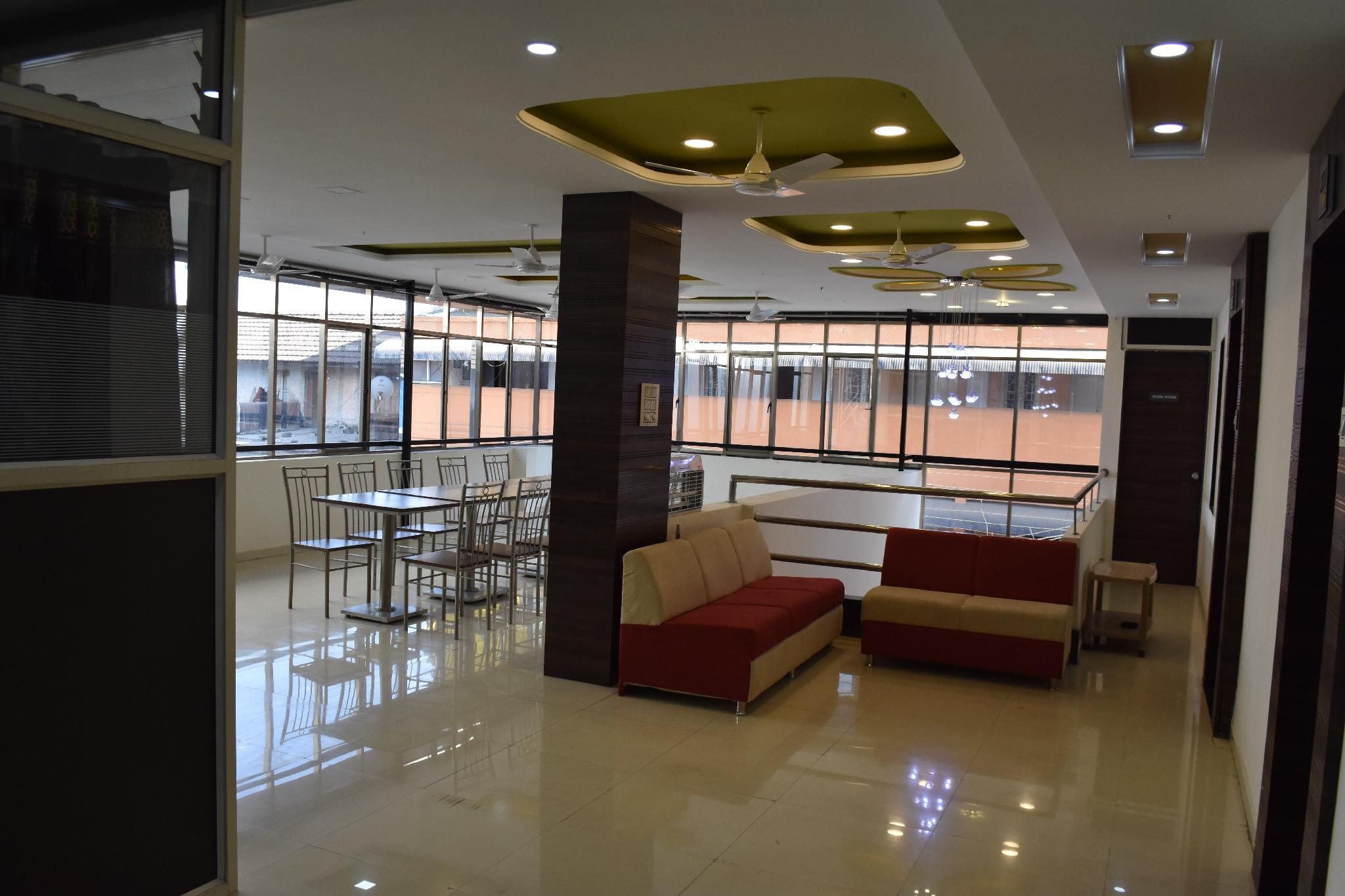 Hotel Royal Treat Kolahpur 14/21